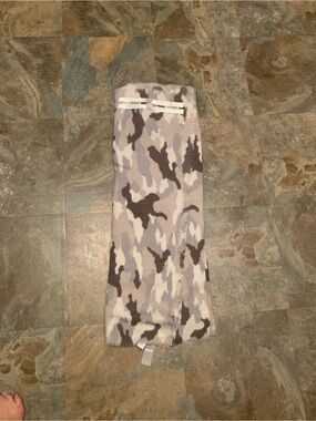 Aerie grey camo blanket scarf, NWT